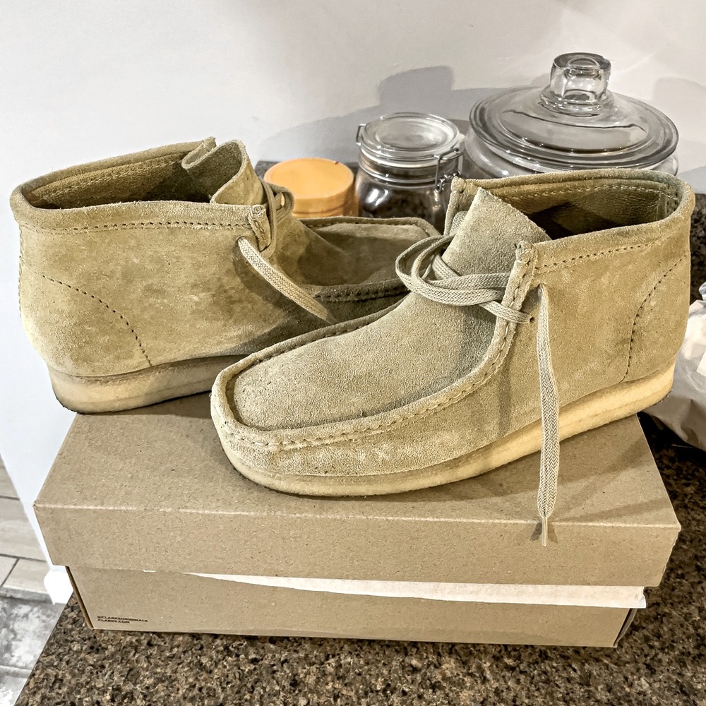 Clarks wallabees